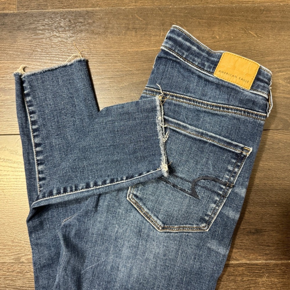American Eagle Jeans Super Hi-Rise Jegging Crop Blue Jeans Raw Hem‎ 6 Long
